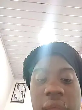 YourLiaa  online show from 04/18/26, 02:36