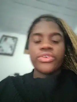 YourLiaa  online show from 03/06/26, 09:54