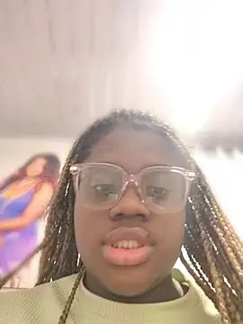 YourLiaa  online show from 03/05/26, 10:27