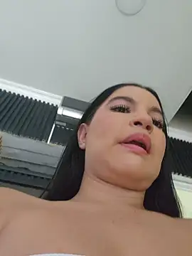 Pretty Julieta online show from 04/05/26, 09:21