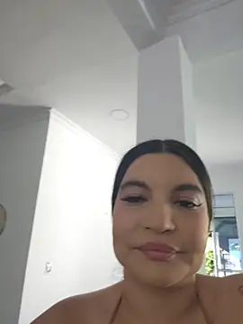 Pretty Julieta online show from 04/11/26, 09:07