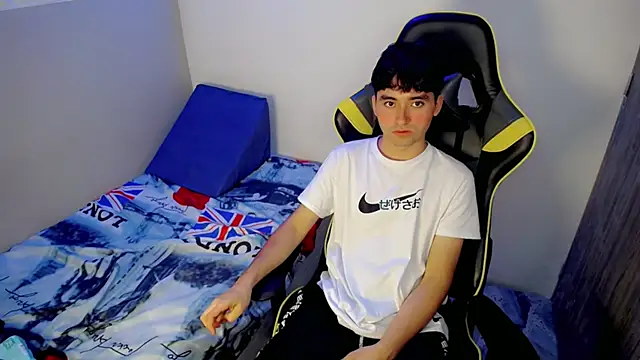 Luigii  online show from 03/05/26, 03:14