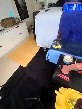 FantasyMan-BiWM online show from 04/10/26, 01:23