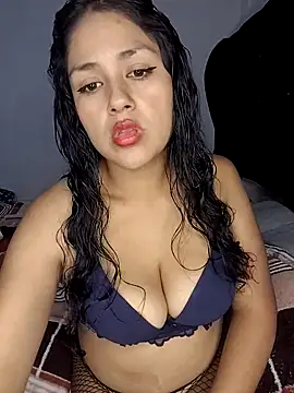 Snapshot of shantal1921 chatting on 04/05/26, 04:41 shantal1921 online show from 04/05/26, 04:41