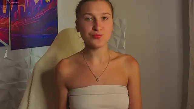 Xenia paradise online show from 06/25/26, 11:54
