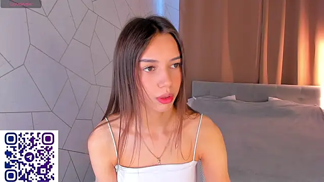 Snapshot of Tiffany-Grace chatting on 06/19/26, 01:00 Tiffany-Grace online show from 06/19/26, 01:00