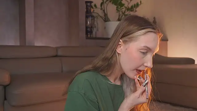 YvetteMilbrett online show from 03/27/26, 04:32