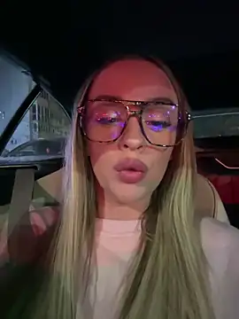 KatieCutieXooo online show from 03/24/26, 07:03