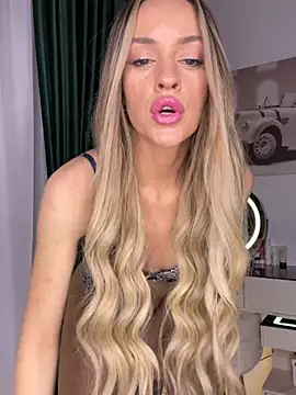 KatieCutieXooo online show from 04/08/26, 08:54