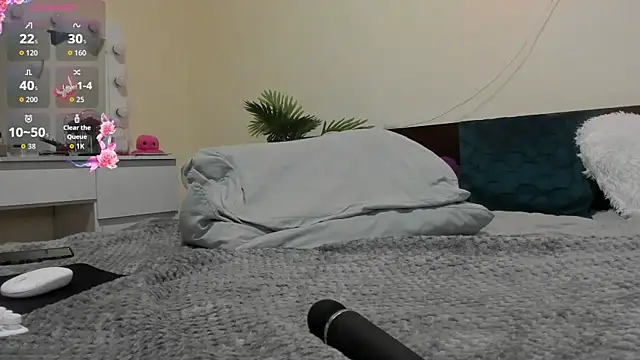 Snapshot of BellaWave chatting on 04/11/26, 07:45 BellaWave online show from 04/11/26, 07:45