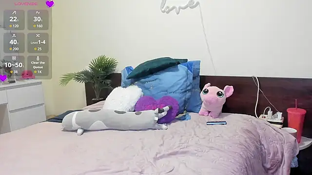 Snapshot of BellaWave chatting on 03/31/26, 04:47 BellaWave online show from 03/31/26, 04:47