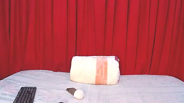 Yellow-Mellow23 online show from 04/13/26, 01:48