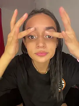 Snapshot of leilani_X chatting on 03/18/26, 02:08 leilani X online show from 03/18/26, 02:08