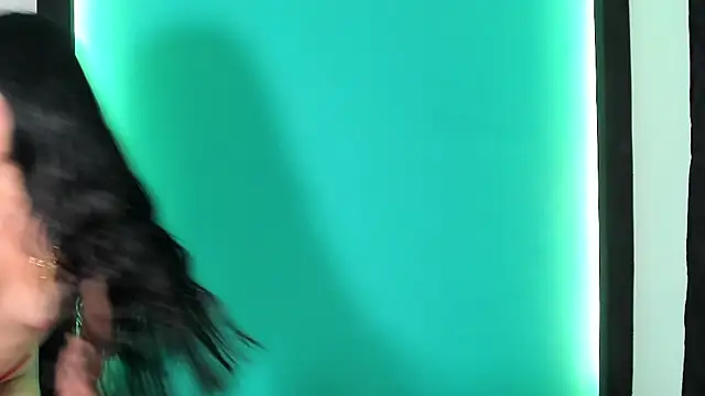 Emma AH online show from 05/05/26, 03:59