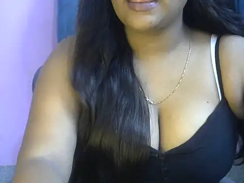 QUEEN-OF-QUEEN online show from 07/06/26, 06:54