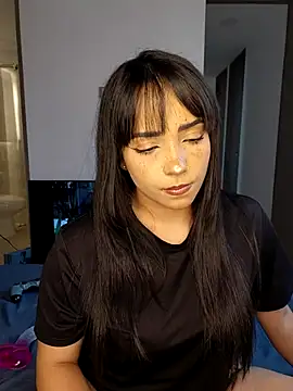 Hannae3 online show from 05/18/26, 10:03