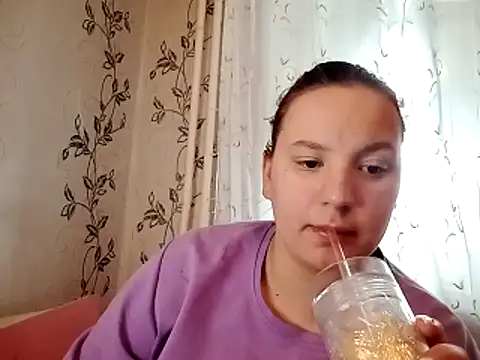 Snapshot of symmetryinvoid chatting on 04/09/26, 04:14 symmetryinvoid online show from 04/09/26, 04:14