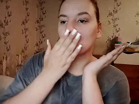 Snapshot of symmetryinvoid chatting on 04/02/26, 10:00 symmetryinvoid online show from 04/02/26, 10:00