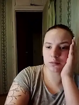 Snapshot of symmetryinvoid chatting on 04/07/26, 12:51 symmetryinvoid online show from 04/07/26, 12:51