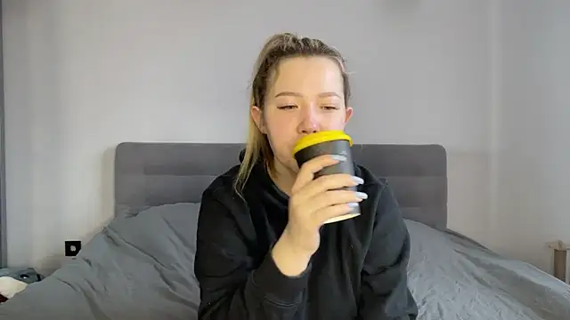 alyrasun online show from 03/18/26, 06:16