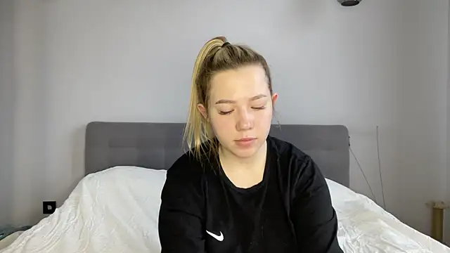 alyrasun online show from 03/25/26, 06:13