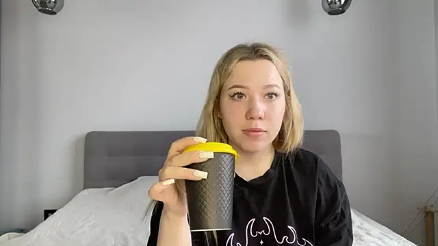 alyrasun online show from 04/16/26, 06:25