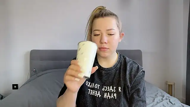 alyrasun online show from 04/11/26, 06:10