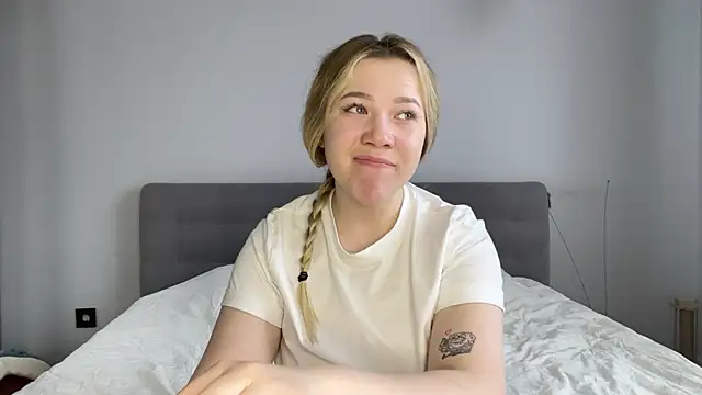 alyrasun online show from 03/28/26, 06:14