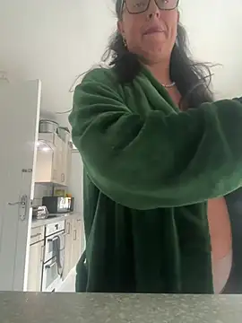 BunnyBallyX online show from 04/01/26, 07:42