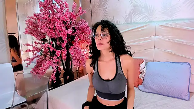 Tyna01 online show from 03/19/26, 12:16