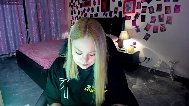 AmeliaMerris online show from 04/02/26, 08:37