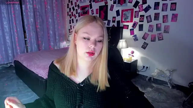 AmeliaMerris online show from 04/07/26, 08:32