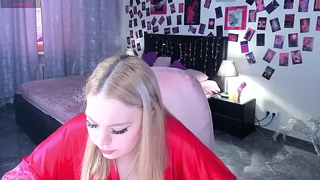 AmeliaMerris online show from 04/15/26, 10:54