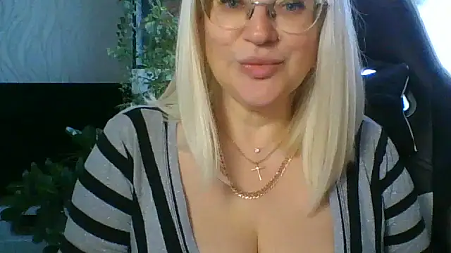 LianaSweetX online show from 04/01/26, 05:31