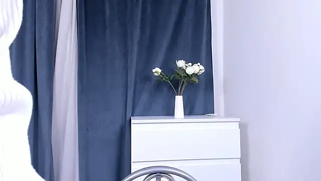 LareeGuzzo online show from 03/13/26, 06:35