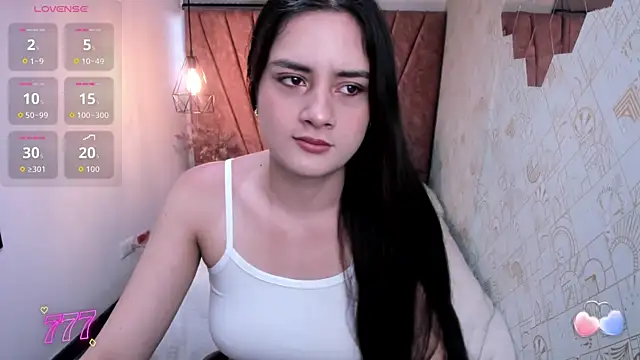 Zoe  Taylor   online show from 05/18/26, 11:48