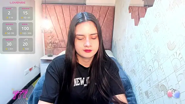 Snapshot of Zoe__Taylor__ chatting on 03/30/26, 11:55 Zoe Taylor online show from 03/30/26, 11:55