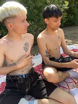 AlphaTwinks online show from 04/04/26, 11:28