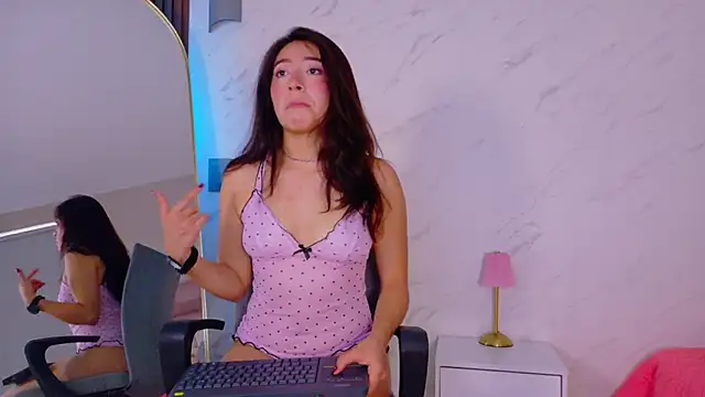 MiiaCullens online show from 04/13/26, 03:38