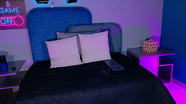 MiiaCullens online show from 03/28/26, 12:06