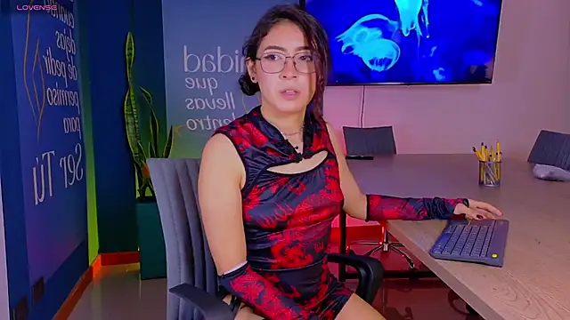 MiiaCullens online show from 04/15/26, 12:32