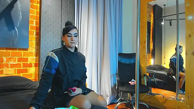 Sienna Dark online show from 03/12/26, 11:25