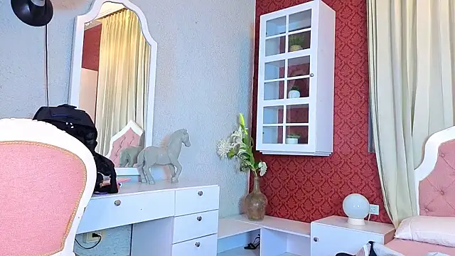 Sienna Dark online show from 04/15/26, 11:16