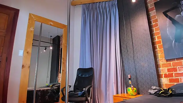 Sienna Dark online show from 04/04/26, 11:28