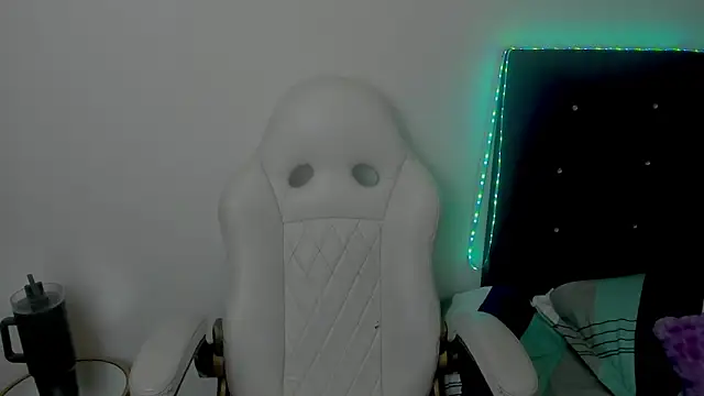 madelinesquirt online show from 04/12/26, 07:17