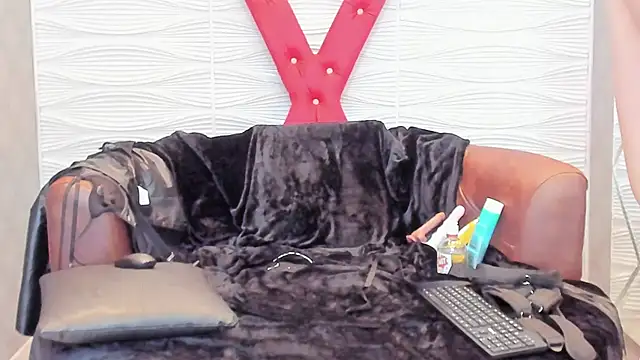 CaroBeltran online show from 04/16/26, 09:39