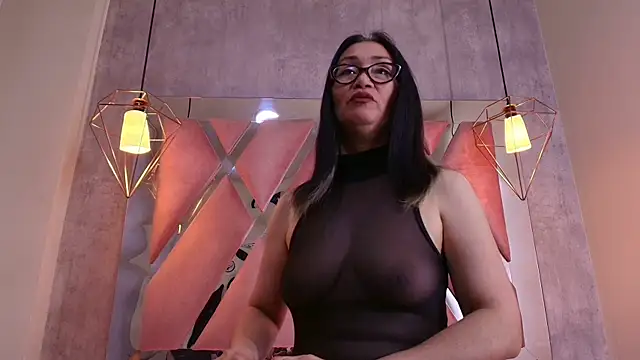 luci lane  online show from 04/19/26, 03:29