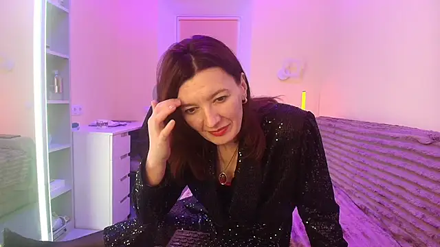 Bonnie Naughtyy online show from 05/18/26, 04:23