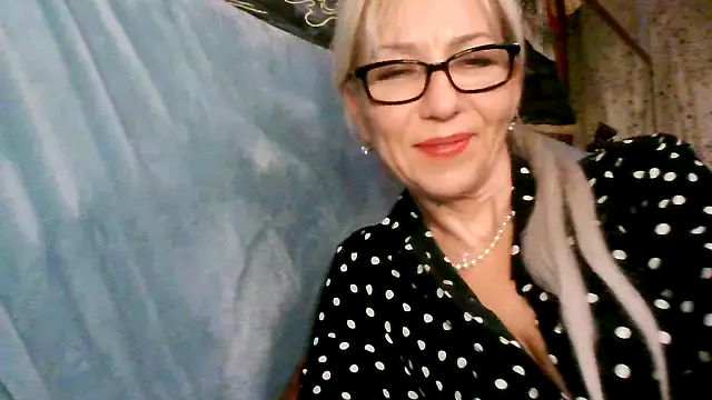 AlisaAngell online show from 04/11/26, 02:52