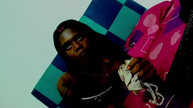 laaura dolll online show from 04/05/26, 03:40